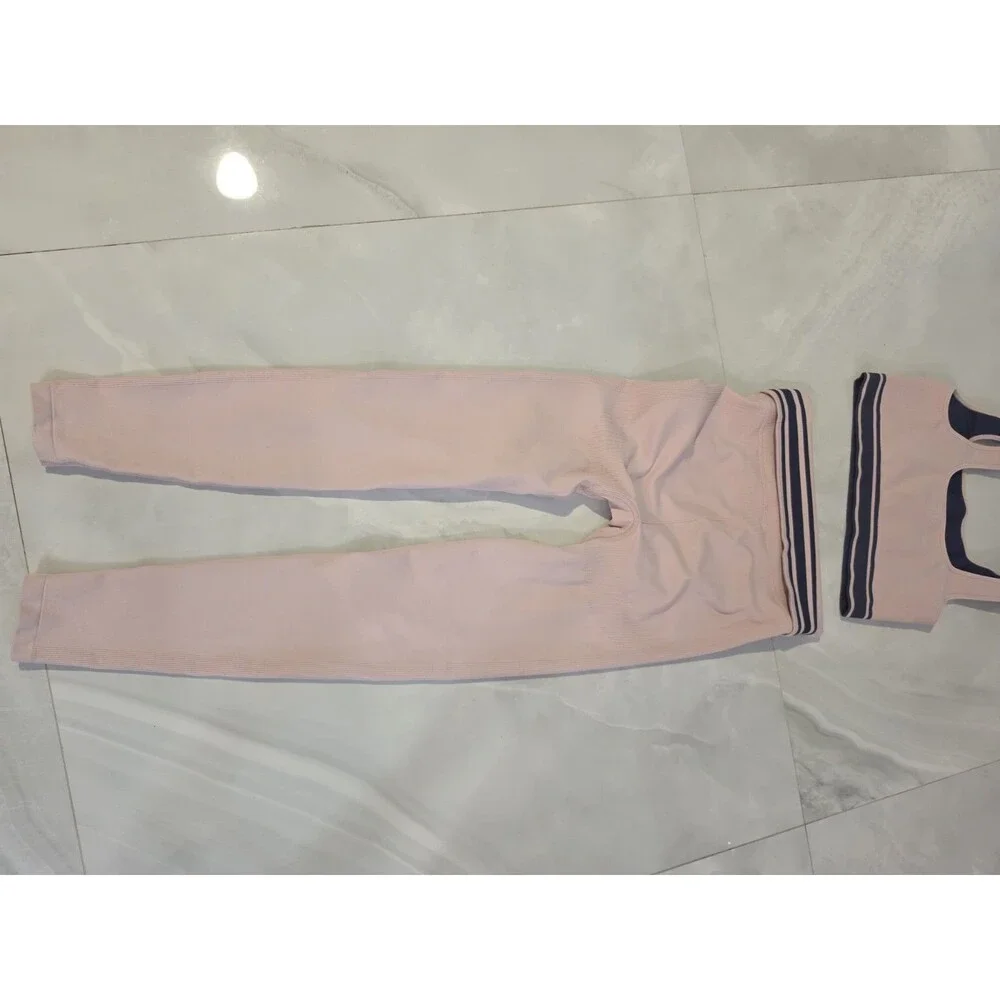 Victorias Secret pink by